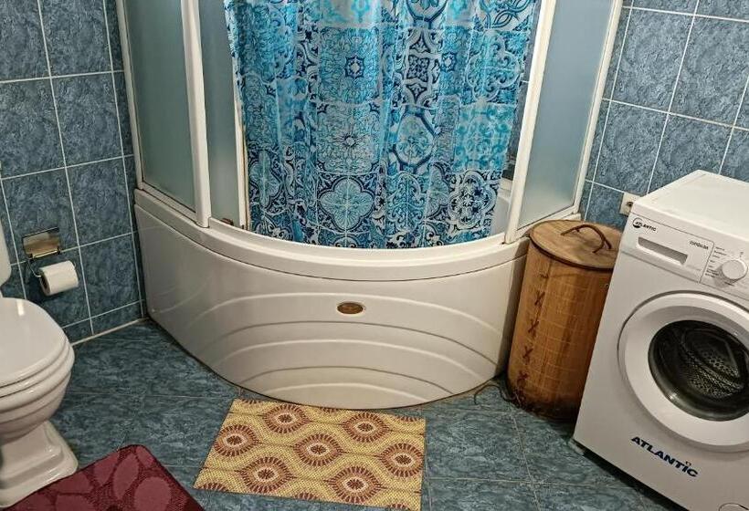 تختخواب در اتاق مشترک, City Park Apartments