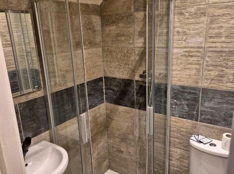 חדר סטנדרט, Alexander Hotel Fully Refurbished All Rooms En Suite