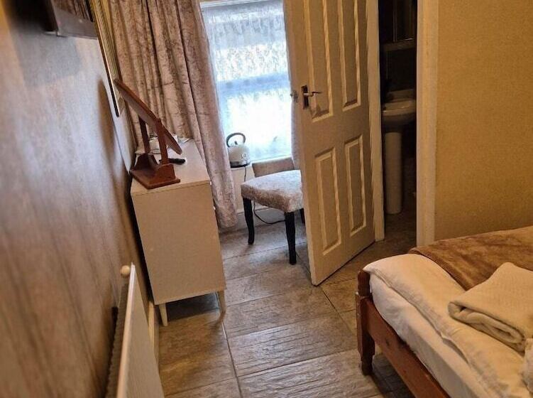 スタンダードルーム, Alexander Hotel Fully Refurbished All Rooms En Suite