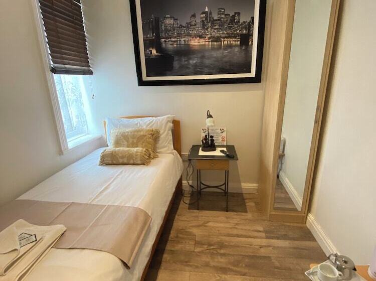 חדר סטנדרט יחיד, Alexander Hotel Fully Refurbished All Rooms En Suite