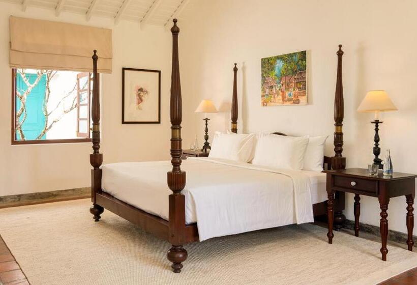 جناح بريميوم, Uga Riva Negombo