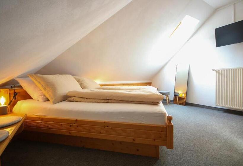 침실 1개 아파트, Bosek`s