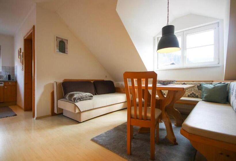 침실 1개 아파트, Bosek`s