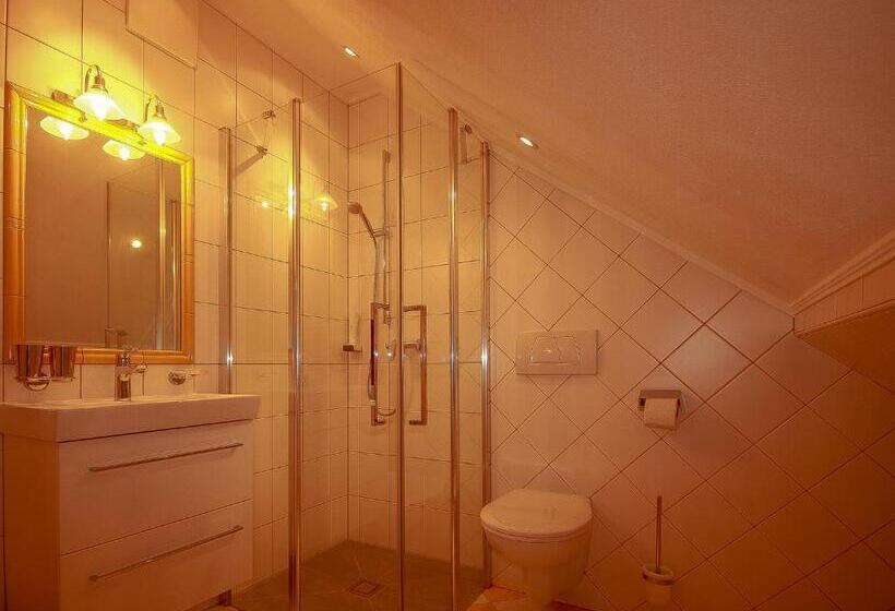 침실 1개 아파트, Bosek`s