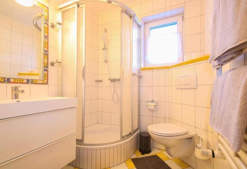 디럭스 룸, Bosek`s