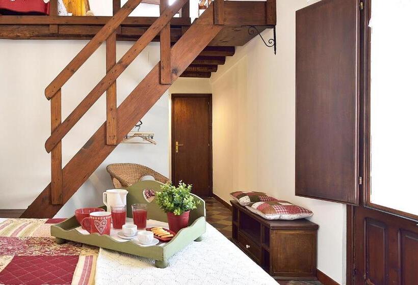 اتاق لوکس چهار تخته, Case Del Vicolo Stretto