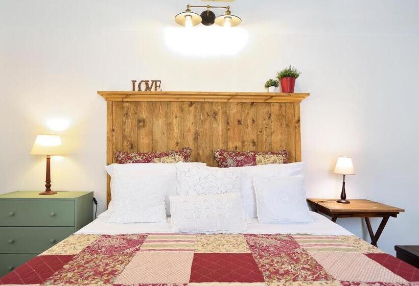 اتاق لوکس چهار تخته, Case Del Vicolo Stretto