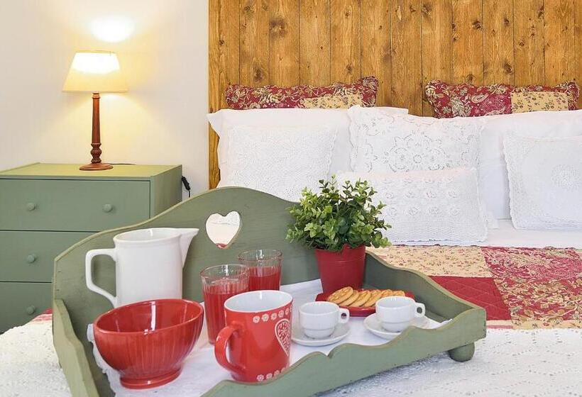 اتاق لوکس چهار تخته, Case Del Vicolo Stretto