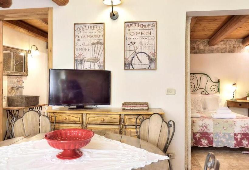 خانه 1 خوابه, Case Del Vicolo Stretto