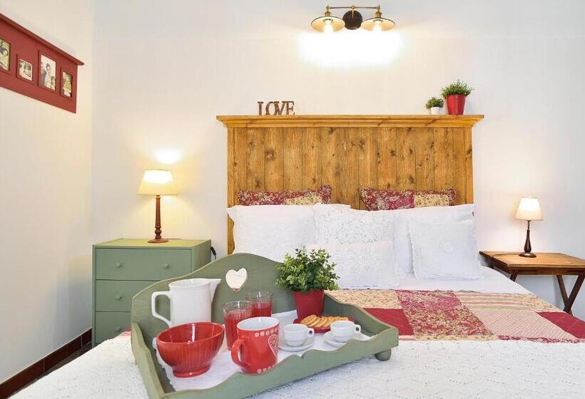 اتاق لوکس چهار تخته, Case Del Vicolo Stretto