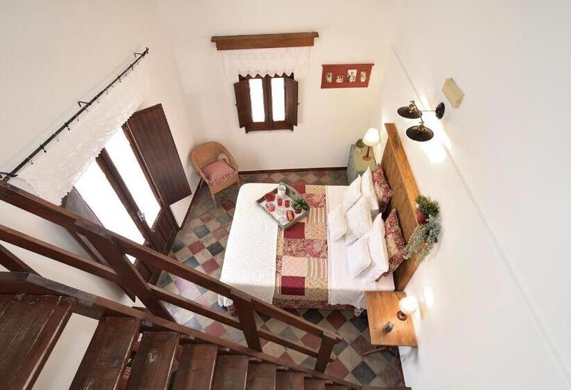 اتاق لوکس چهار تخته, Case Del Vicolo Stretto