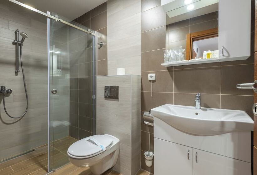 غرفة عائلية, Agape