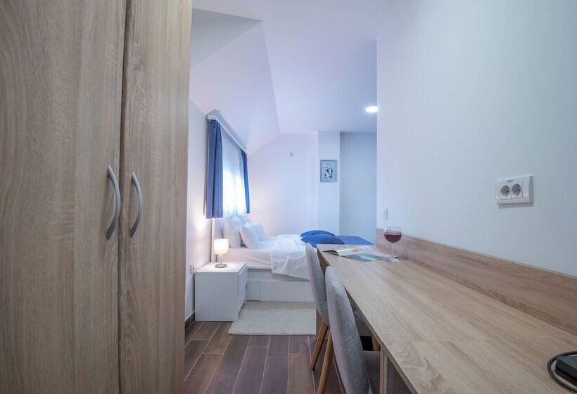 غرفة عائلية, Agape