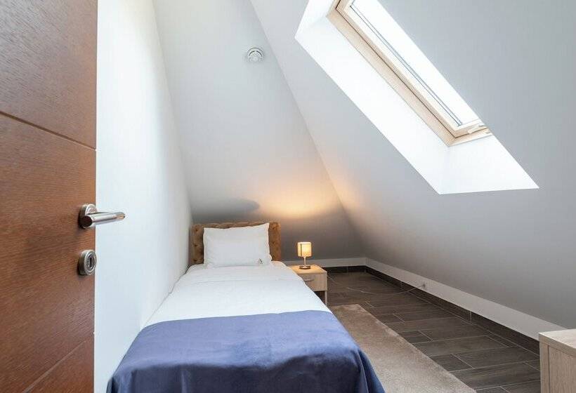 غرفة عائلية, Agape