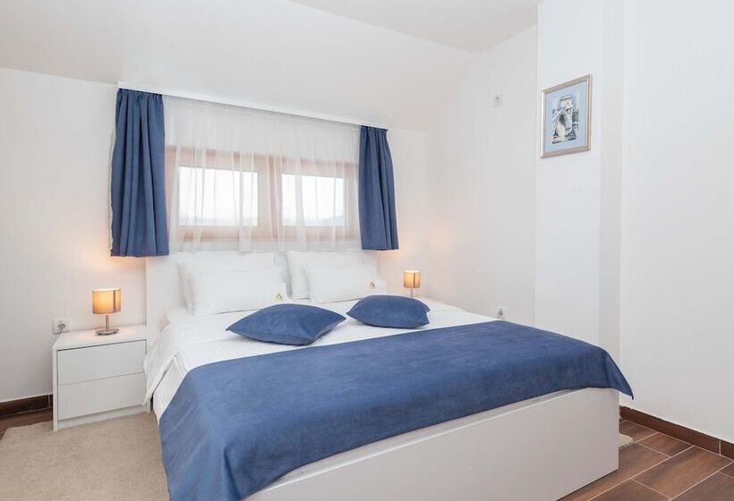 غرفة عائلية, Agape