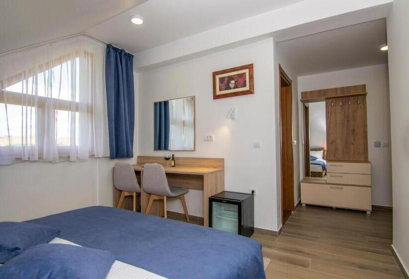 غرفة إقتصادية, Agape