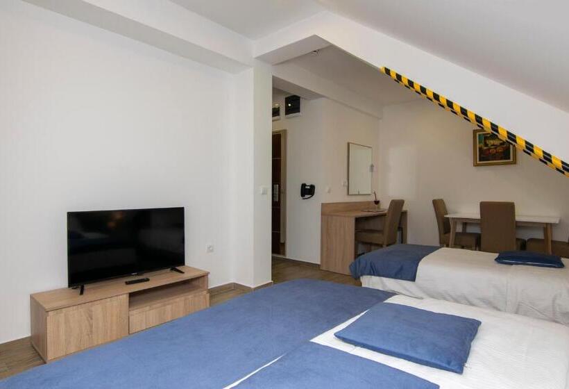 غرفة إقتصادية, Agape