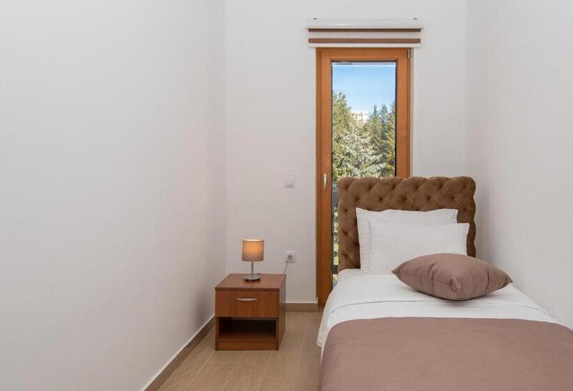 شقة غرفتين, Agape