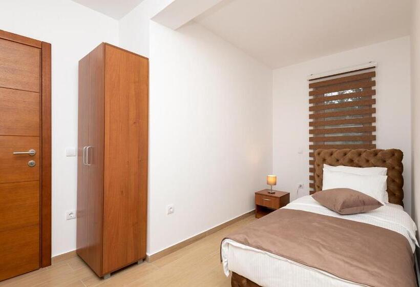 شقة غرفتين, Agape