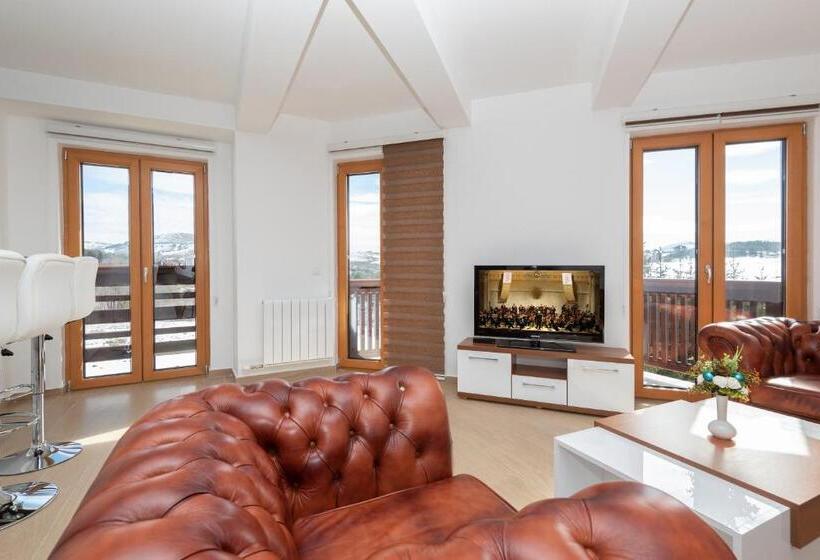 شقة غرفتين, Agape