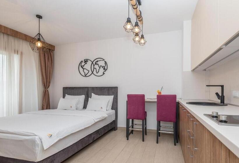 إستديو قياسى مزود بشرفة, Agape