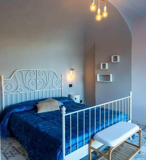 غرفة قياسية رباعية مطلة على البحر, B&b Palazzo Del Duca