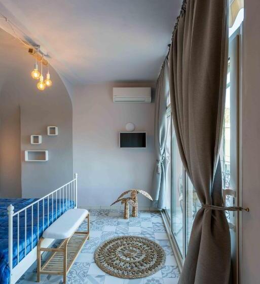 غرفة قياسية رباعية مطلة على البحر, B&b Palazzo Del Duca