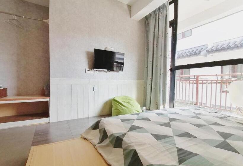 غرفة ديلوكس مزودة بشرفة, Hangzhou Citynest Music B&b 杭州栖息地音乐桌游民宿