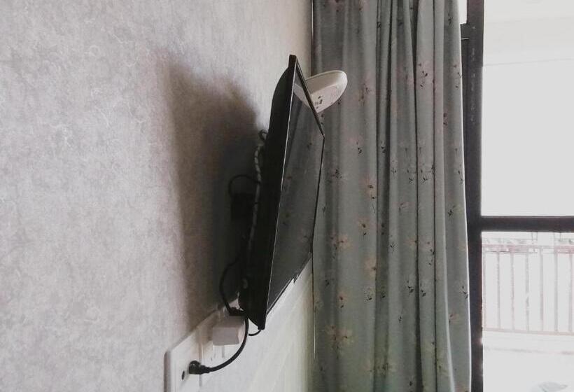 غرفة ديلوكس مزودة بشرفة, Hangzhou Citynest Music B&b 杭州栖息地音乐桌游民宿