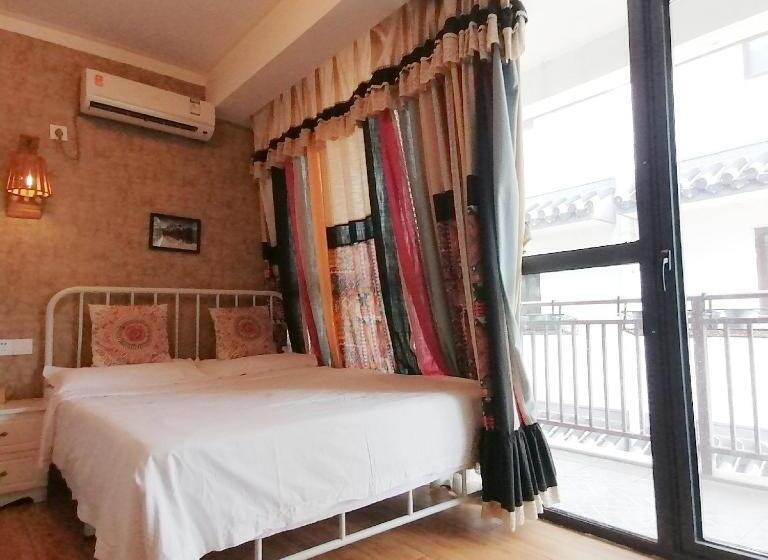 غرفة قياسية مزوَّدة بشُرفة, Hangzhou Citynest Music B&b 杭州栖息地音乐桌游民宿