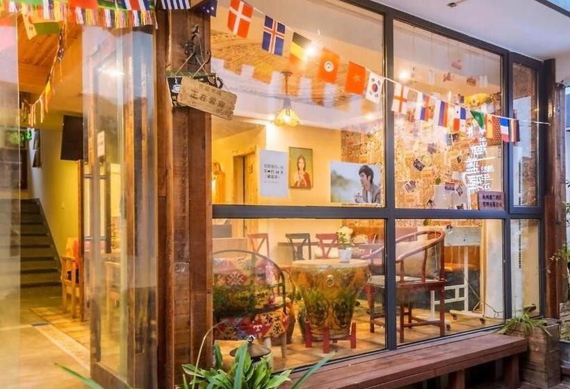 سرير فى غرفة مشتركه, Hangzhou Citynest Music B&b 杭州栖息地音乐桌游民宿