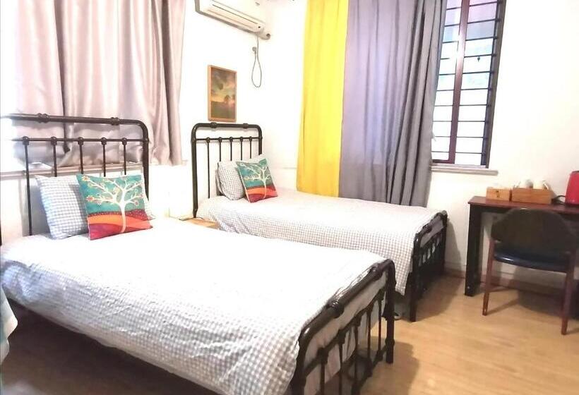 سرير فى غرفة مشتركه, Hangzhou Citynest Music B&b 杭州栖息地音乐桌游民宿