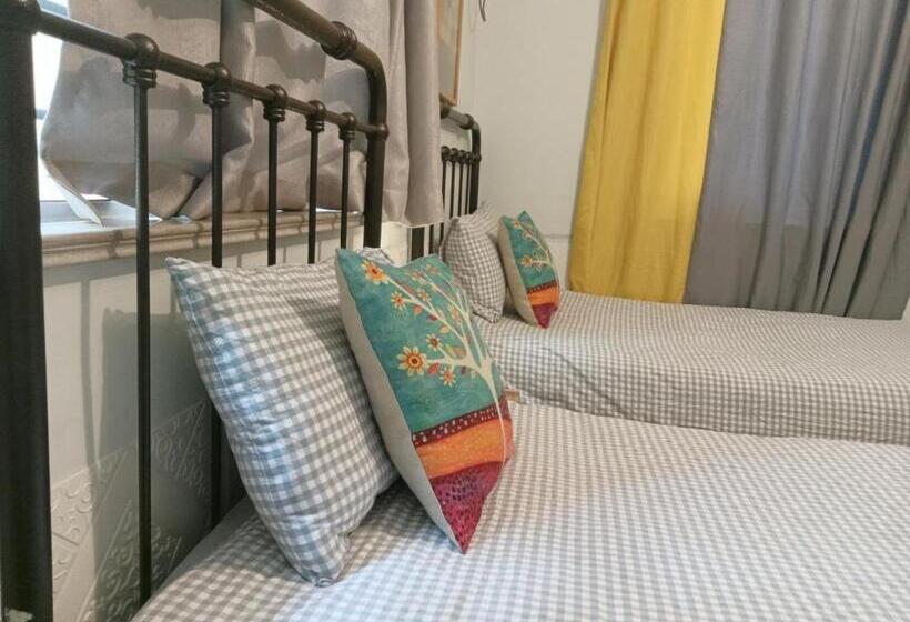 سرير فى غرفة مشتركه, Hangzhou Citynest Music B&b 杭州栖息地音乐桌游民宿