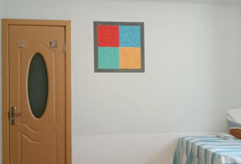 سرير فى غرفة مشتركه, Hangzhou Citynest Music B&b 杭州栖息地音乐桌游民宿