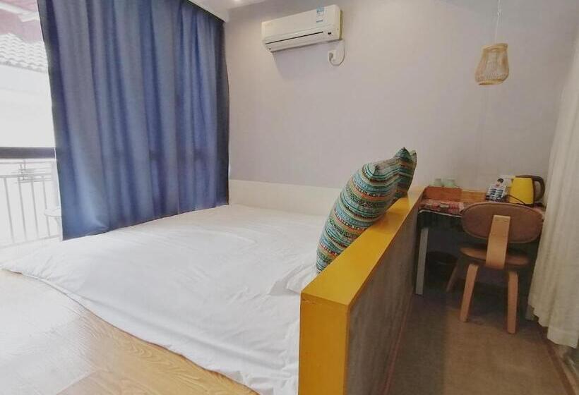 带大床的标准间, Hangzhou Citynest Music B&b 杭州栖息地音乐桌游民宿