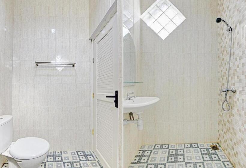 Номер Deluxe, Capital O 90497 Navaya Guest House