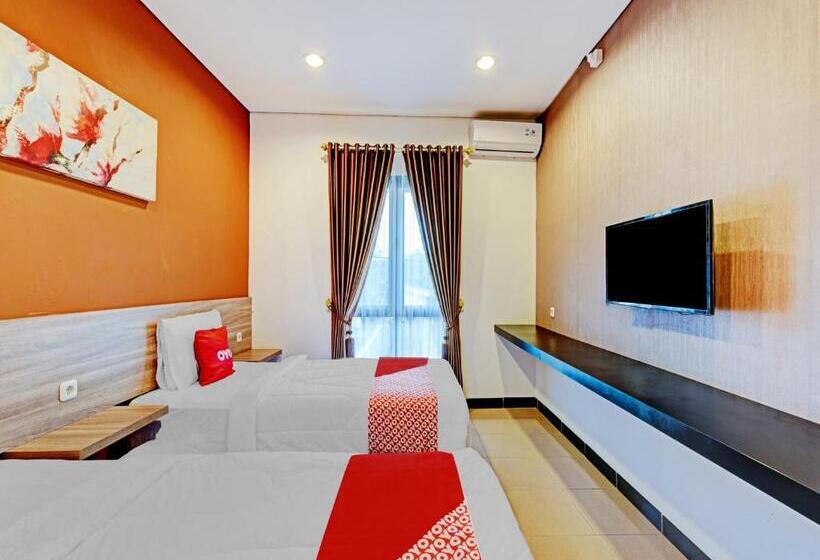 غرفة ديلوكس, Capital O 90497 Navaya Guest House