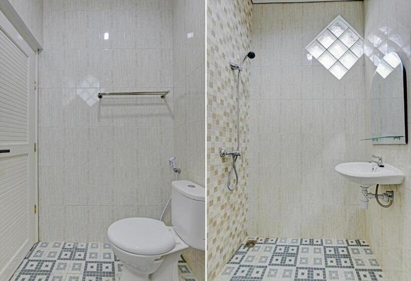 Номер Deluxe, Capital O 90497 Navaya Guest House