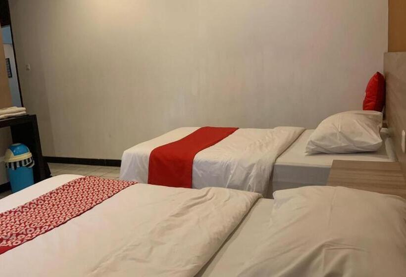 غرفة سوبيريور, Capital O 90497 Navaya Guest House
