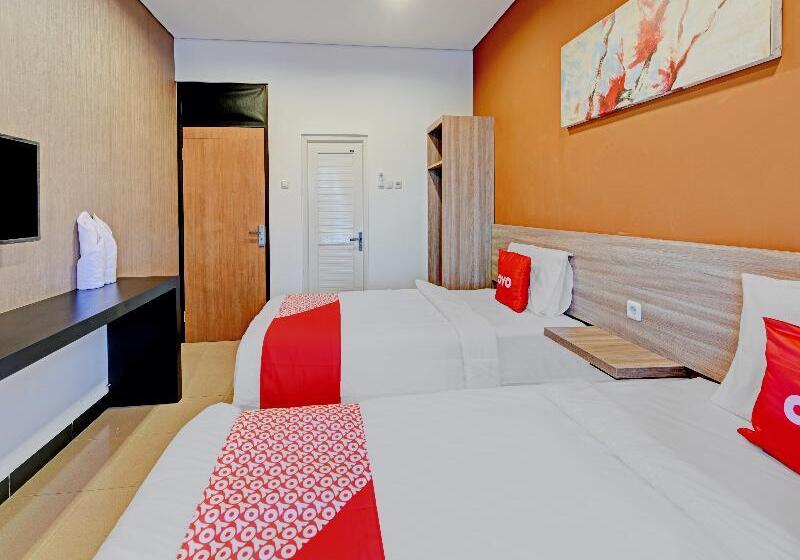 Номер Deluxe, Capital O 90497 Navaya Guest House