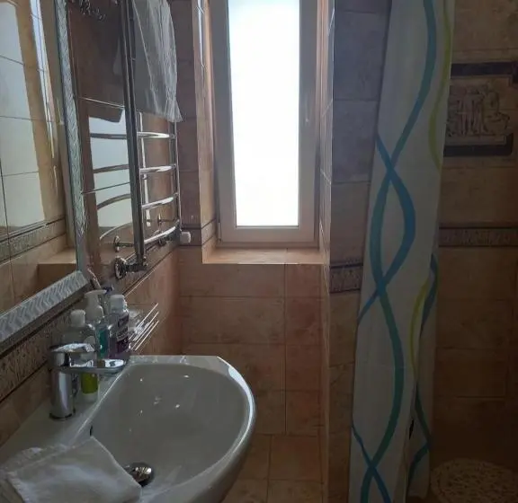 Habitación Cuádruple Estándar, Dalim