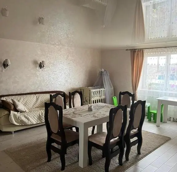 Suite Familiar, Dalim