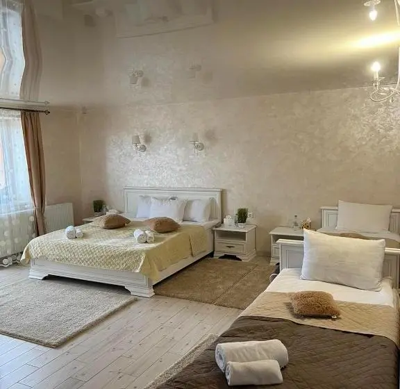 Suite Familiar, Dalim