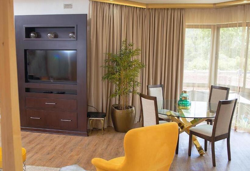 Deluxe Suite King Bed, Masawara Urban Retreat