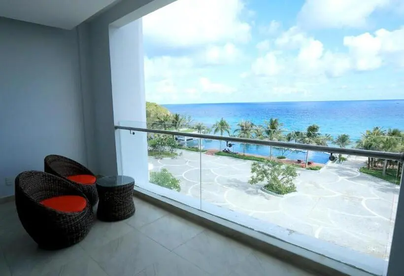 اتاق خانوادگی با چشم‌انداز دریا, Orson Hotel & Resort Private Beach Con Dao   Snorkeling Turtle Release Tour
