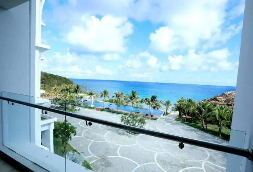 اتاق خانوادگی با چشم‌انداز دریا, Orson Hotel & Resort Private Beach Con Dao   Snorkeling Turtle Release Tour