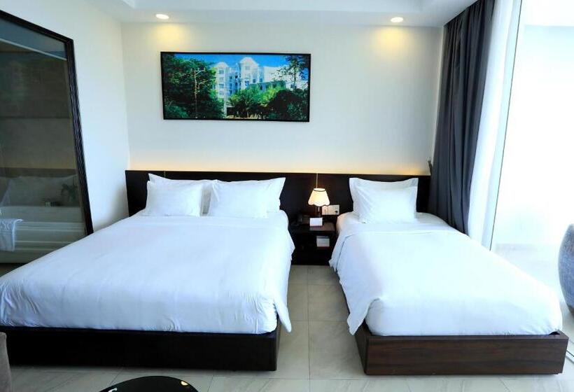 اتاق خانوادگی با چشم‌انداز دریا, Orson Hotel & Resort Con Dao