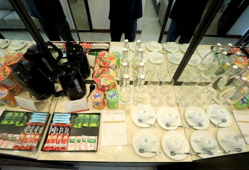 اتاق استاندارد چهارنفره با بالکن, Orson Hotel & Resort Con Dao