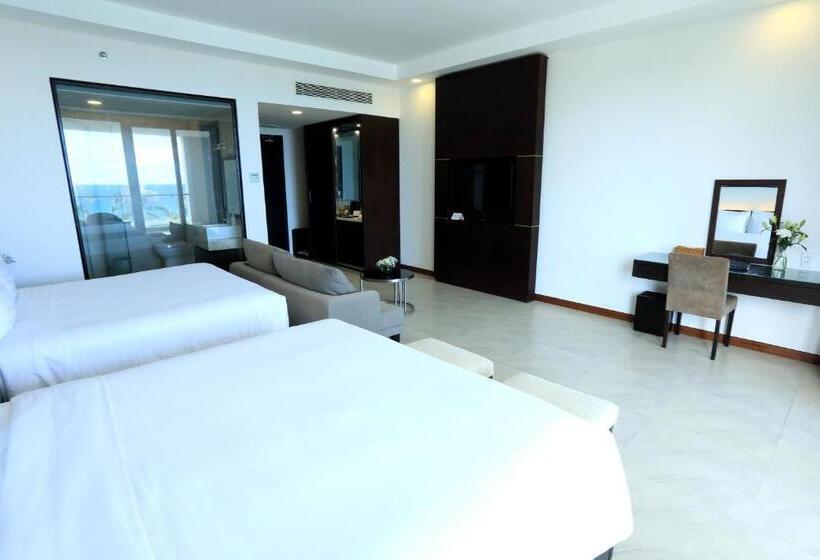 اتاق استاندارد چهارنفره با بالکن, Orson Hotel & Resort Con Dao