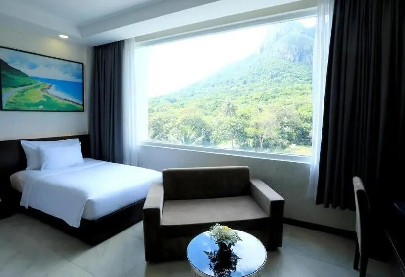اتاق استاندارد با چشم‌انداز, Orson Hotel & Resort Private Beach Con Dao   Snorkeling Turtle Release Tour